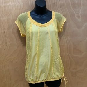 Armani exchange women top yellow silk blouse
Size XS